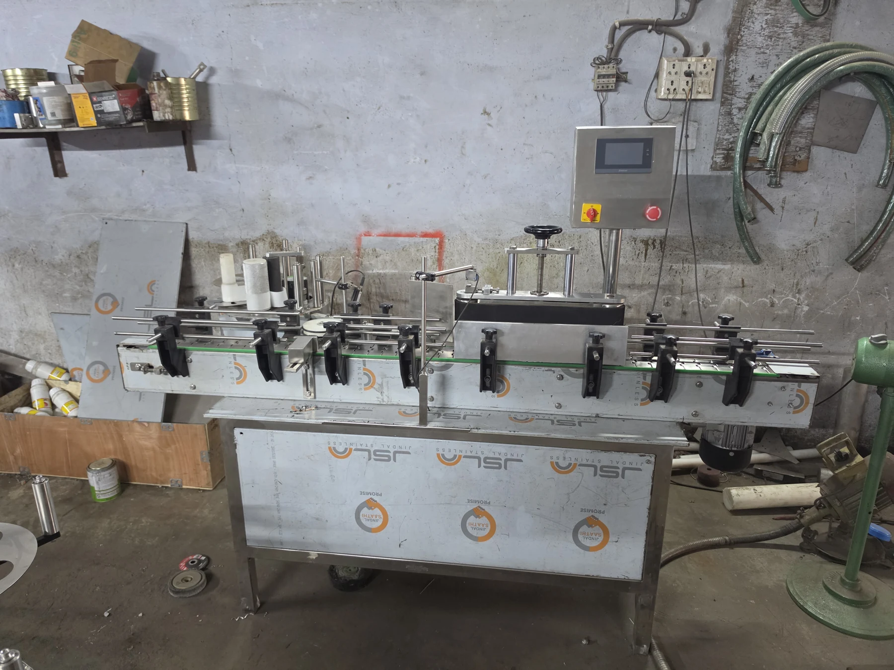 Servo round-bottle labelling machine