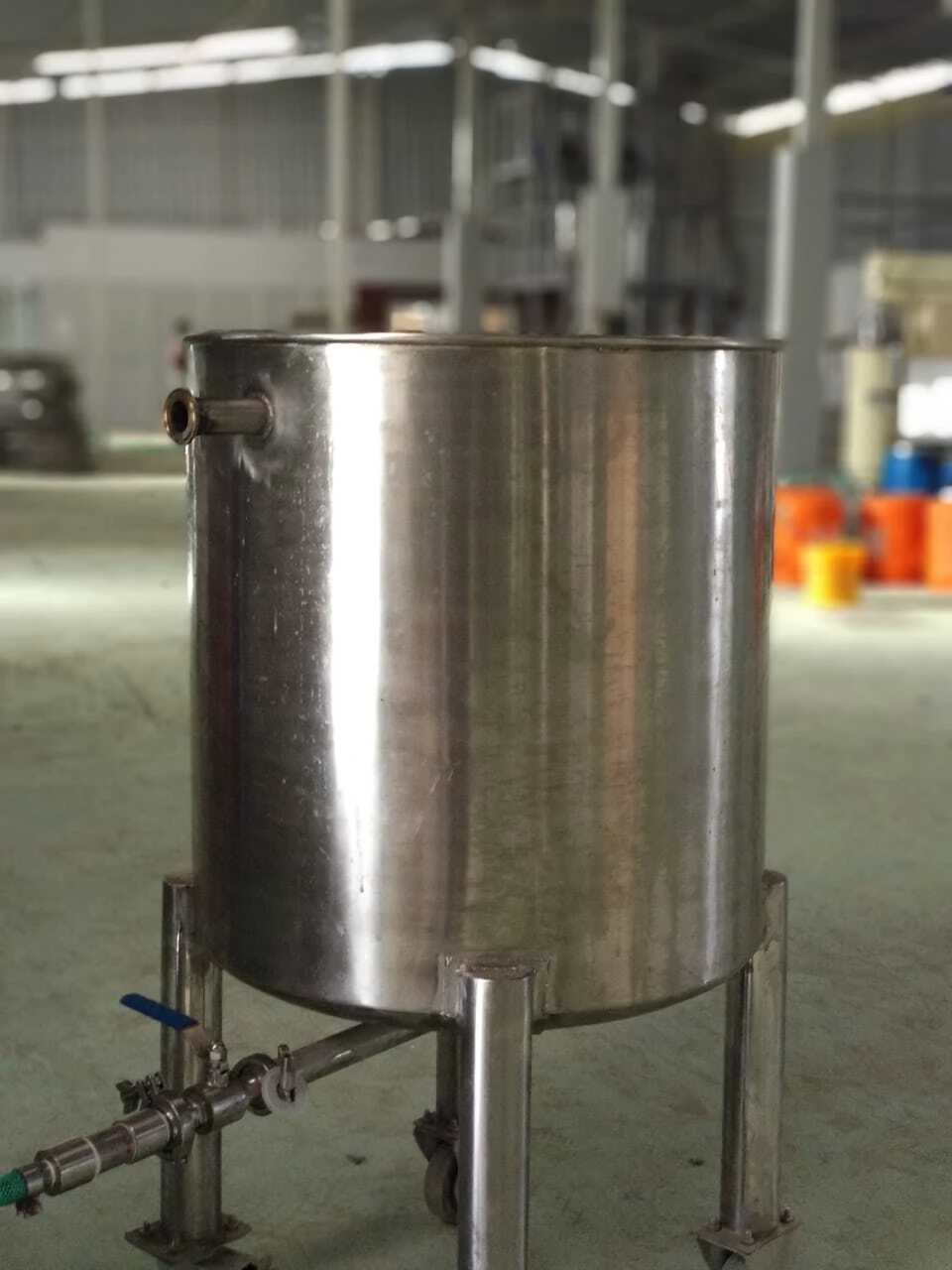 Stainless-steel tank, view 2