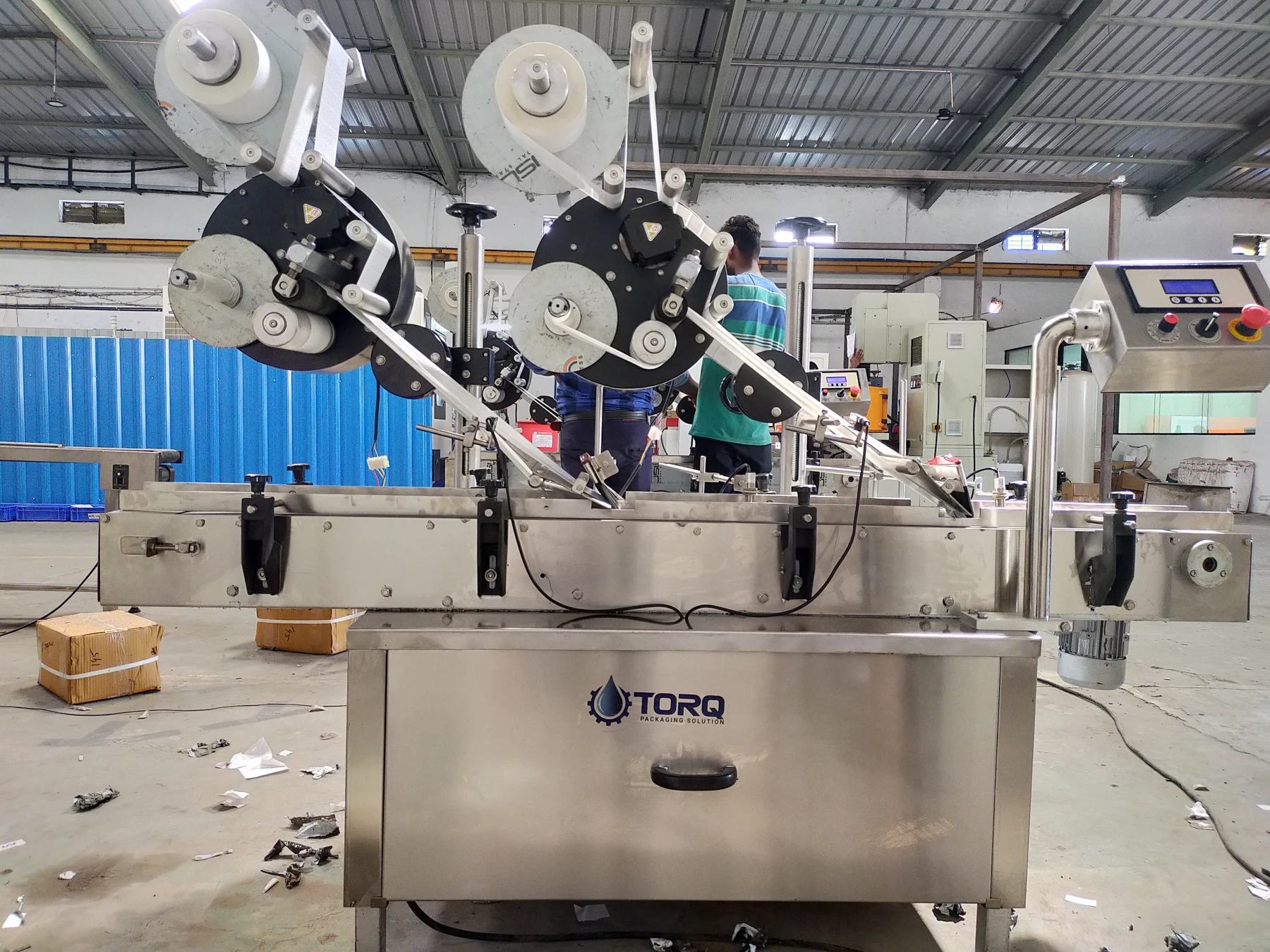 Top-side labelling machine